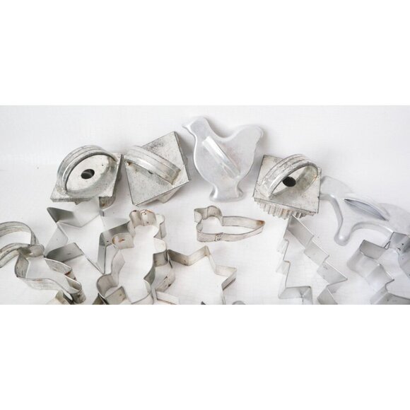 33 Metal Cookie Cutters Angel Hearts Moose Whale Tale Rocking Horse Chicken - Picture 2 of 7